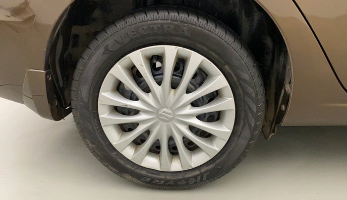 2015 Maruti Ciaz VDI SHVS, Diesel, Manual, 1,14,701 km, Right Rear Wheel