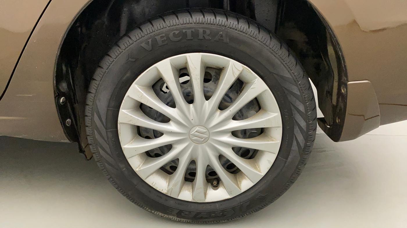 2015 Maruti Ciaz VDI SHVS, Diesel, Manual, 1,14,701 km, Left Rear Wheel