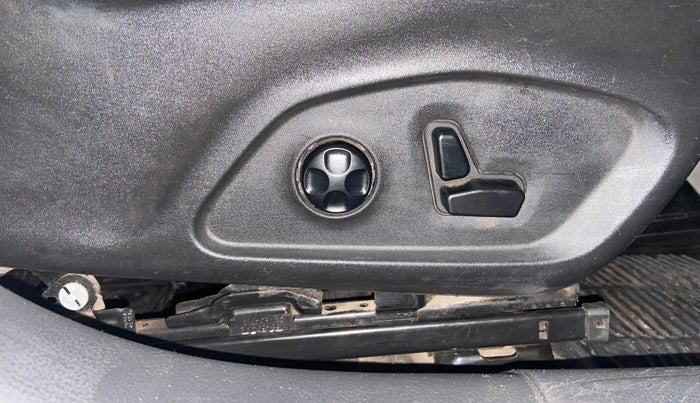 2019 Jeep Compass LIMITED PLUS PETROL AT, Petrol, Automatic, 70,805 km, Driver Side Adjustment Panel