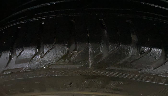 2019 Jeep Compass LIMITED PLUS PETROL AT, Petrol, Automatic, 70,805 km, Left Rear Tyre Tread