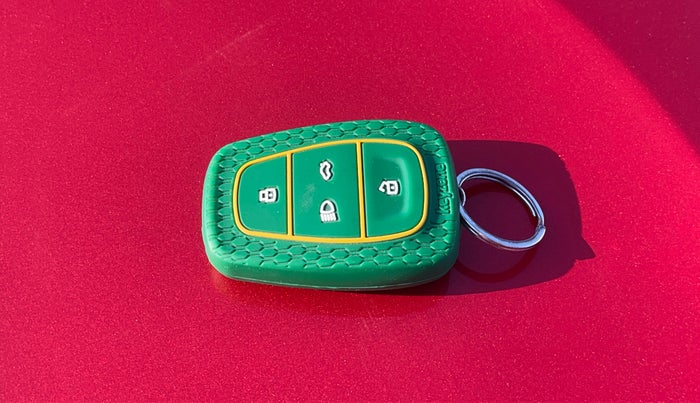 2021 Tata ALTROZ XZ PETROL, Petrol, Manual, 50,067 km, Key Close Up