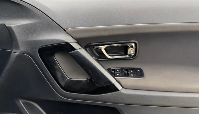 2021 Tata Harrier XTA 2.0L KRYOTEC PLUS, Diesel, Automatic, 66,954 km, Driver Side Door Panels Control