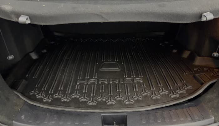 2021 Tata Harrier XTA 2.0L KRYOTEC PLUS, Diesel, Automatic, 66,954 km, Boot Inside