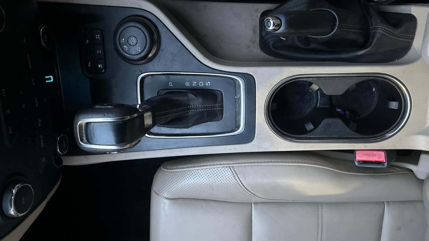 2020 Ford Endeavour TITANIUM PLUS 2.0 4X4 AT SUNROOF, Diesel, Automatic, 1,43,292 km, Gear Lever