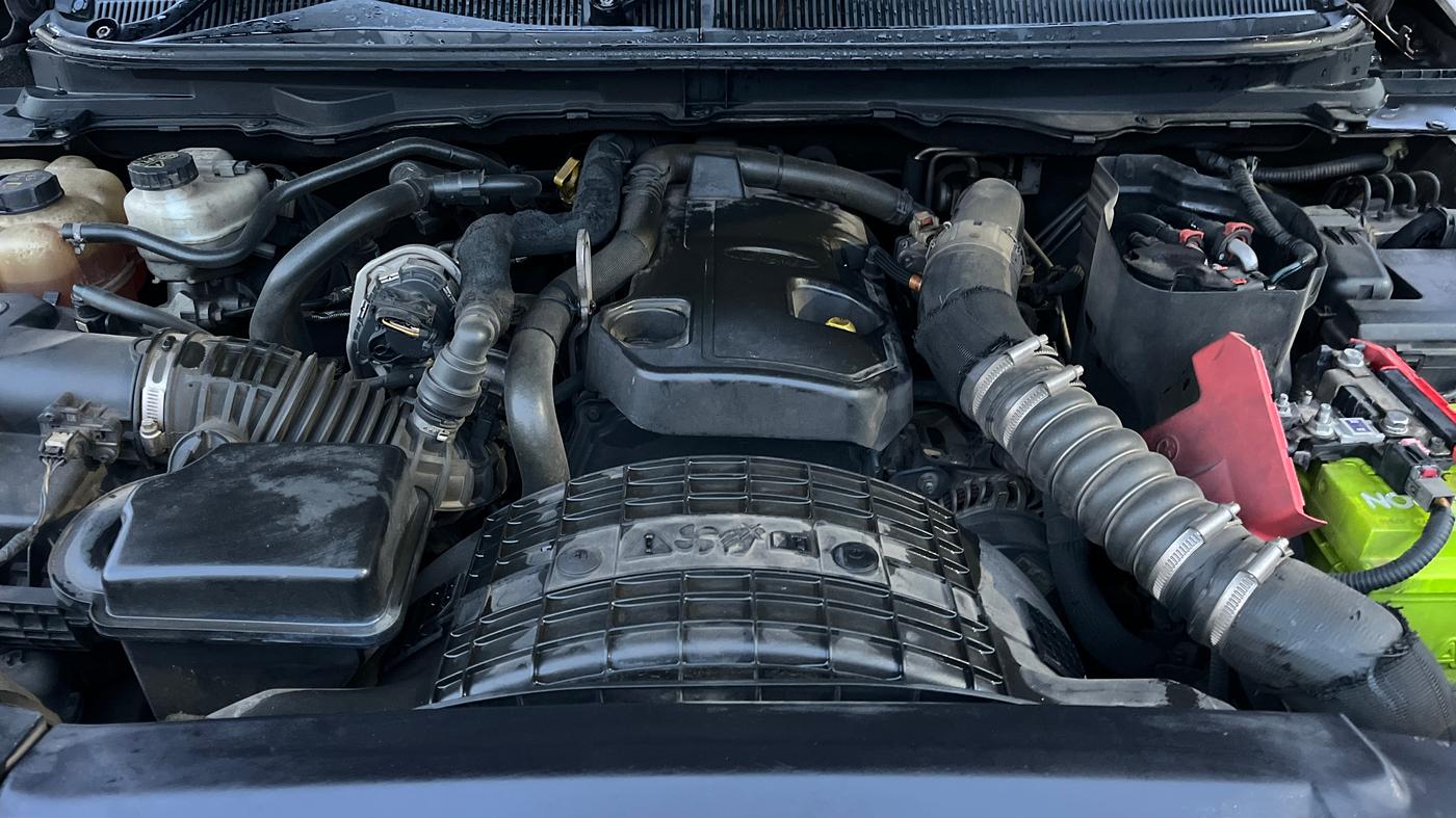 2020 Ford Endeavour TITANIUM PLUS 2.0 4X4 AT SUNROOF, Diesel, Automatic, 1,43,292 km, Engine View