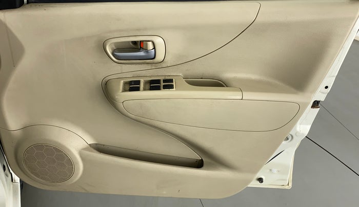 2013 Maruti A Star VXI, Petrol, Manual, 90,015 km, Driver Side Door Panels Control