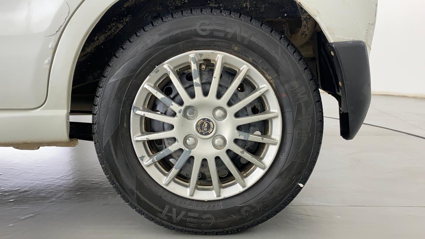 2013 Maruti A Star VXI, Petrol, Manual, 90,015 km, Left Rear Wheel