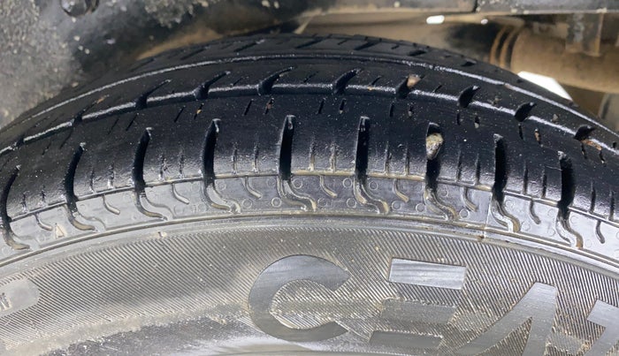 2013 Maruti A Star VXI, Petrol, Manual, 90,015 km, Left Rear Tyre Tread