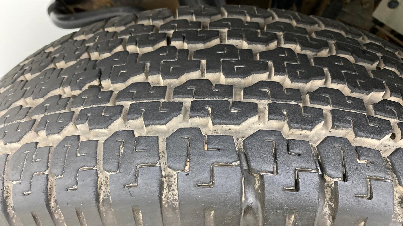 2013 Mahindra Thar CRDE 4X4 BS IV, Diesel, Manual, 71,542 km, Left Front Tyre Tread