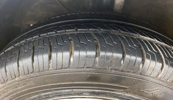 2019 Maruti Ertiga VXI CNG, CNG, Manual, 86,506 km, Left Front Tyre Tread