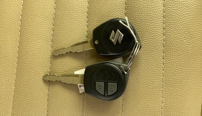 2019 Maruti Ertiga VXI CNG, CNG, Manual, 86,506 km, Key Close Up