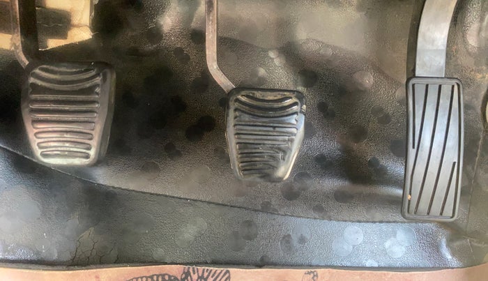 2016 Mahindra Kuv100 K8 D 6 STR, Diesel, Manual, 61,314 km, Pedals