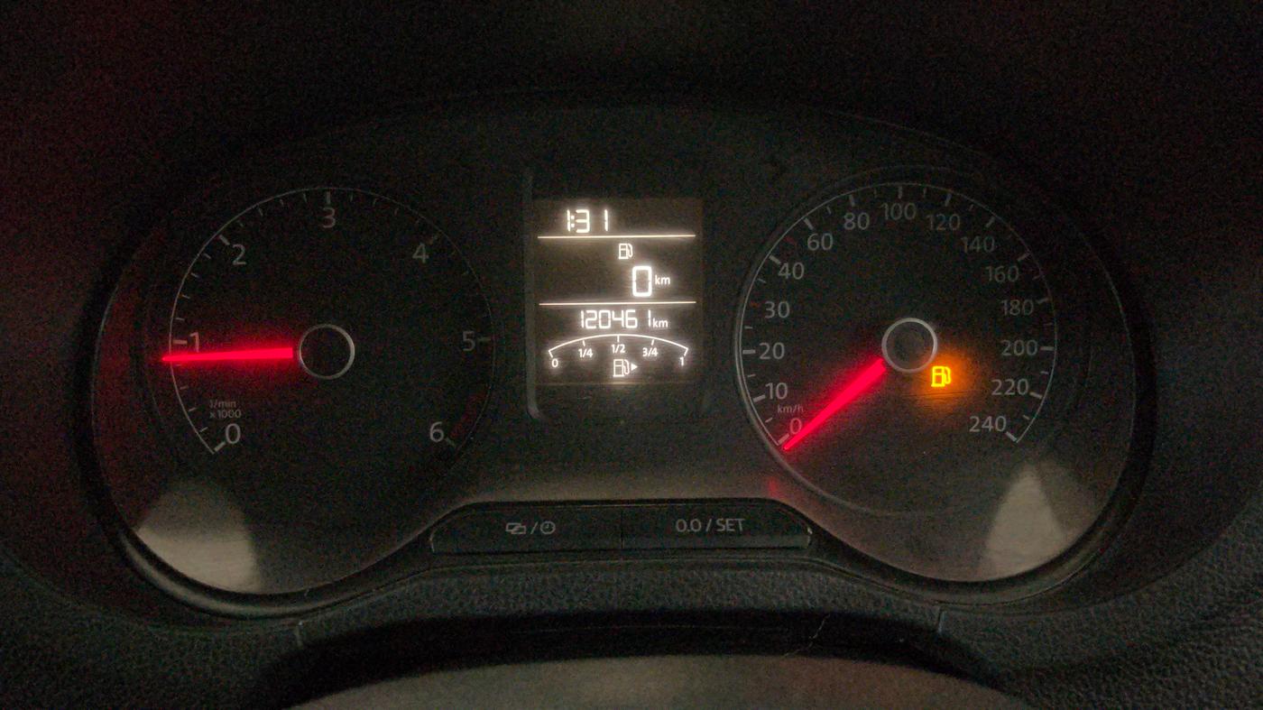 2015 Volkswagen Polo HIGHLINE1.5L, Diesel, Manual, 1,21,131 km, Odometer Image