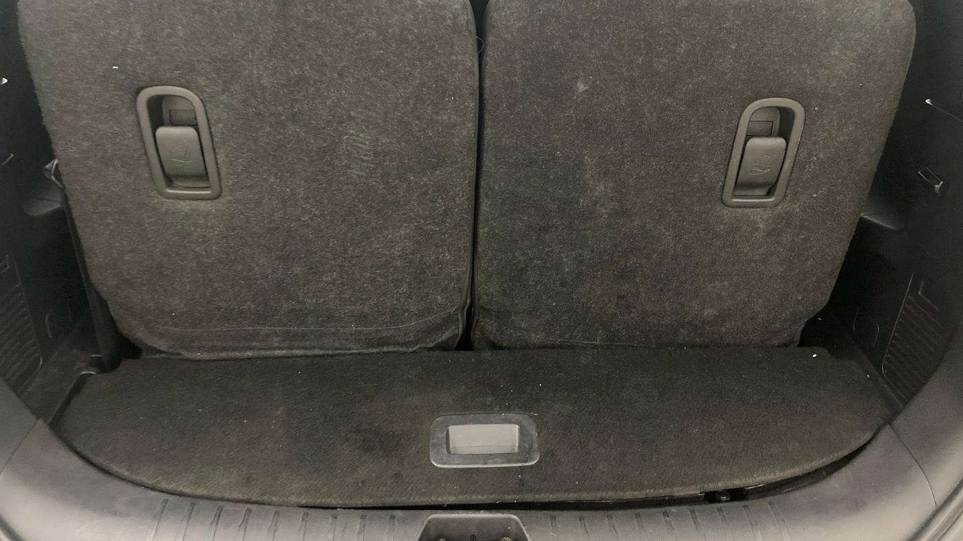 2022 Mahindra XUV700 AX 5 P MT 7 STR, Petrol, Manual, 86,107 km, Boot Inside