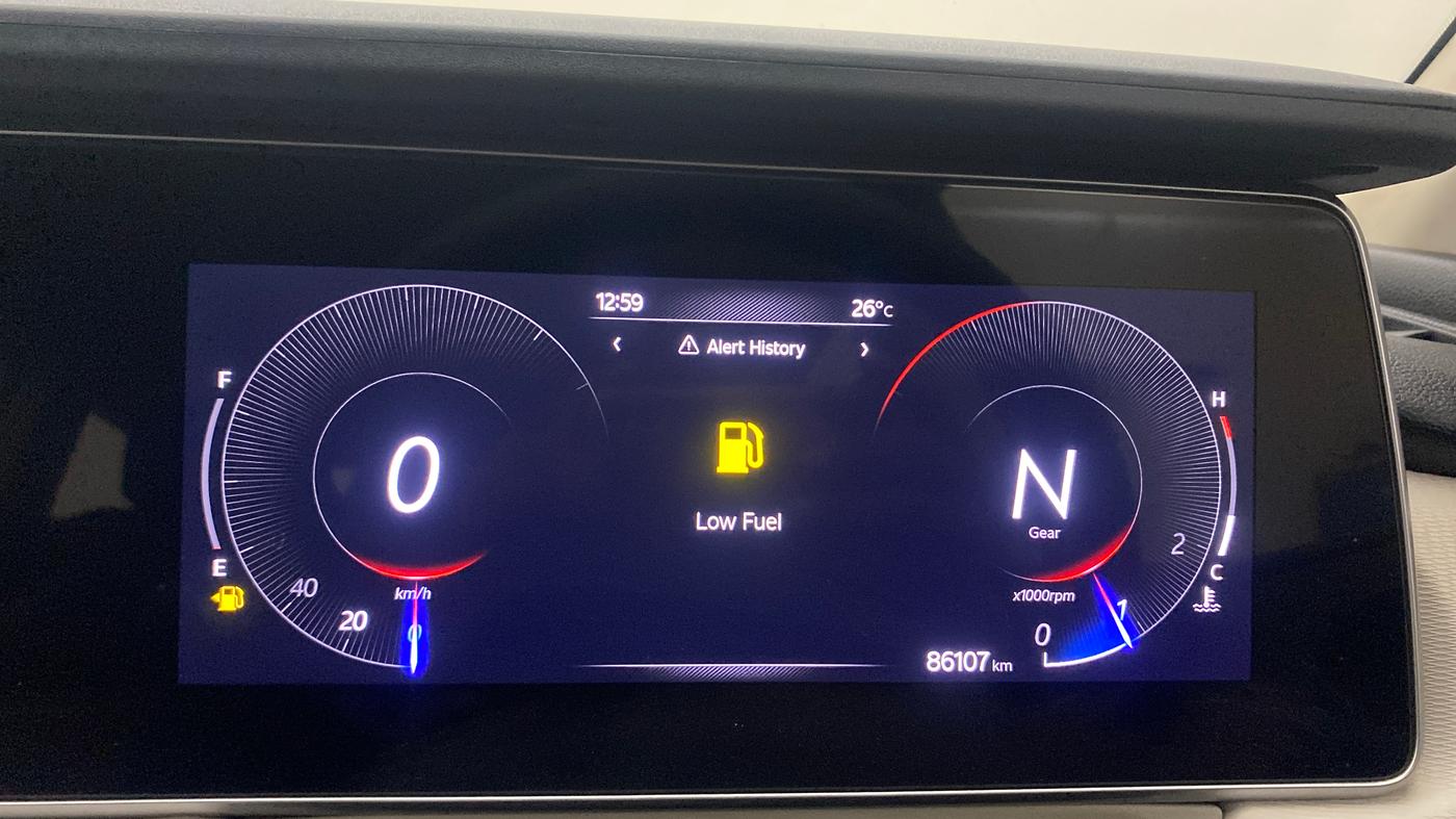 2022 Mahindra XUV700 AX 5 P MT 7 STR, Petrol, Manual, 86,107 km, Odometer Image