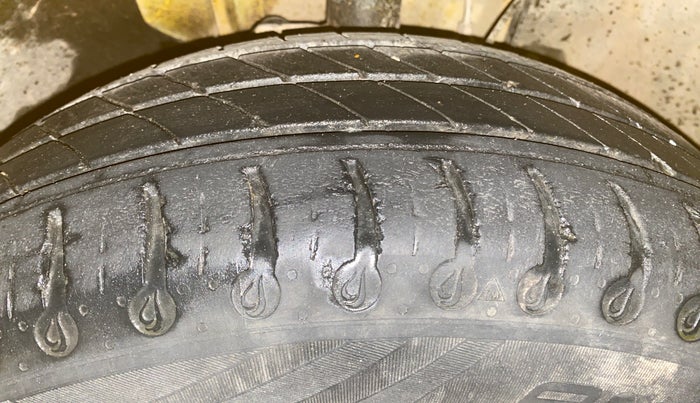 2020 Tata Tiago XE PETROL, Petrol, Manual, 26,908 km, Right Front Tyre Tread