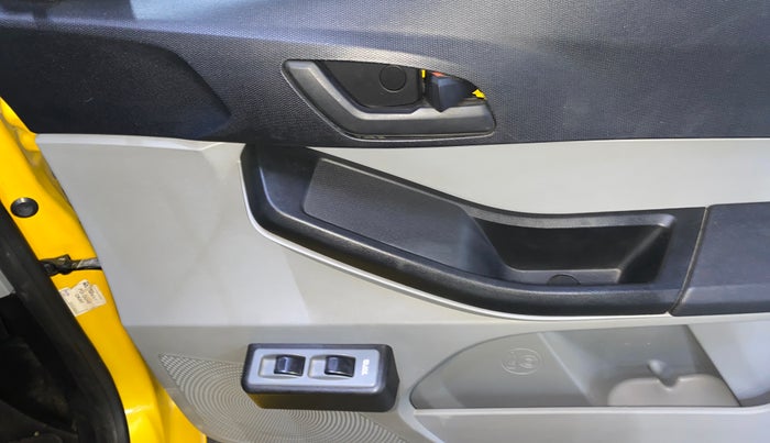 2020 Tata Tiago XE PETROL, Petrol, Manual, 26,908 km, Driver Side Door Panels Control