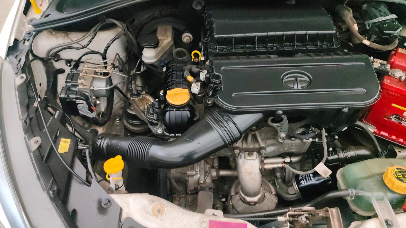 2022 Tata Tiago XZ PLUS CNG, CNG, Manual, 47,512 km, Engine View - Right