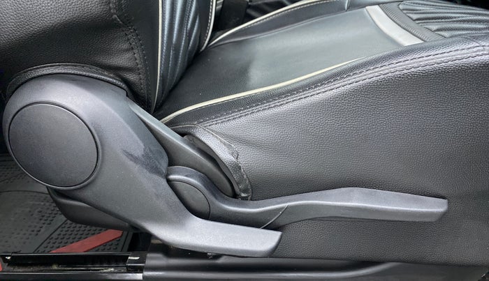 2019 Maruti Swift VXI D, Petrol, Manual, 17,038 km, Driver Side Adjustment Panel