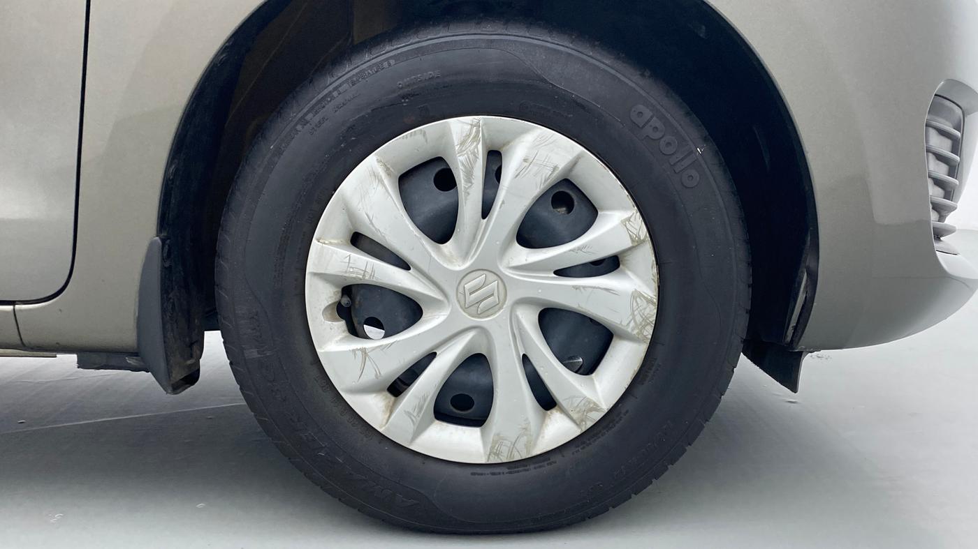 2019 Maruti Swift VXI D, Petrol, Manual, 17,038 km, Right Front Wheel