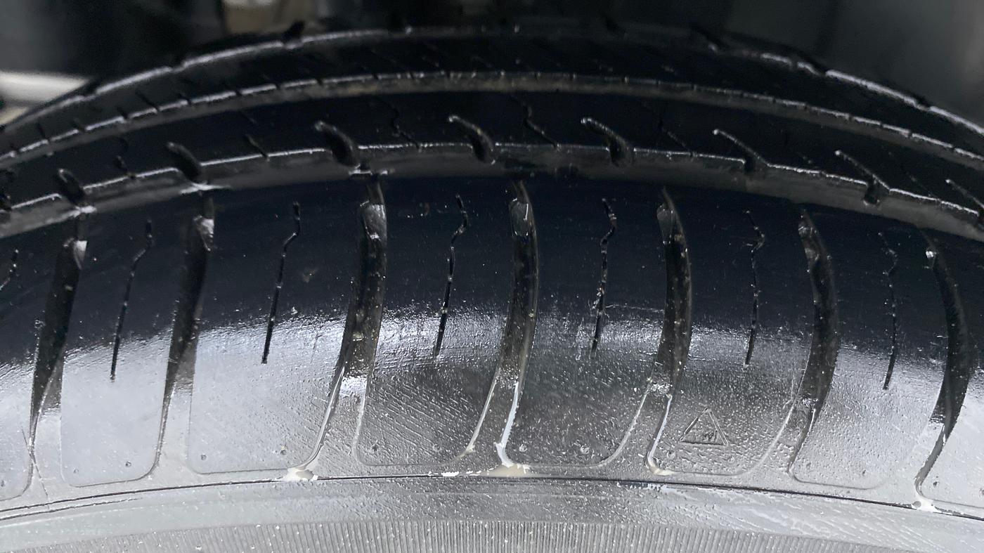 2019 Maruti Swift VXI D, Petrol, Manual, 17,038 km, Right Rear Tyre Tread