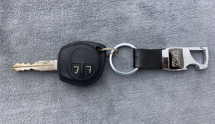 2019 Maruti Swift VXI D, Petrol, Manual, 17,038 km, Key Close Up