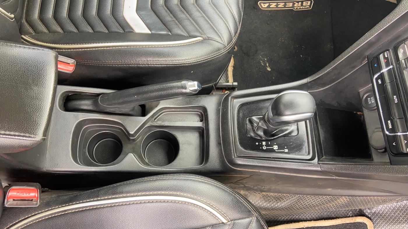 2018 Maruti Vitara Brezza ZDI PLUS AMT, Diesel, Automatic, 1,37,417 km, Gear Lever