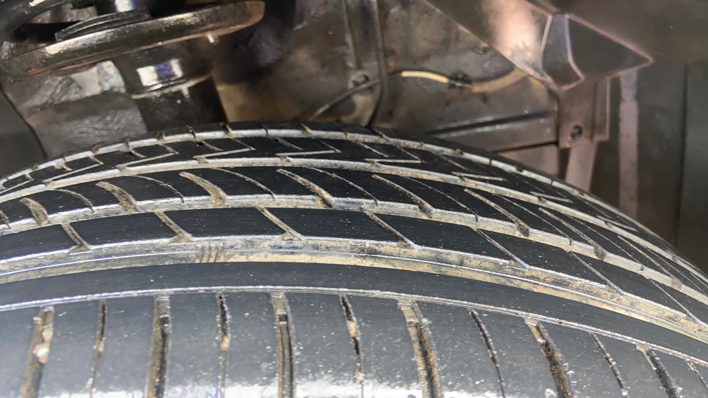 2018 Maruti Vitara Brezza ZDI PLUS AMT, Diesel, Automatic, 1,37,417 km, Left Rear Tyre Tread