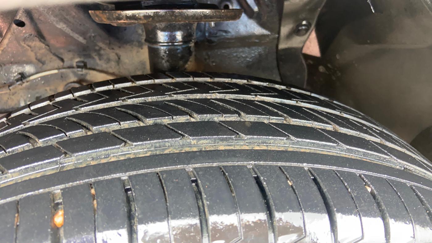2018 Maruti Vitara Brezza ZDI PLUS AMT, Diesel, Automatic, 1,37,417 km, Left Front Tyre Tread