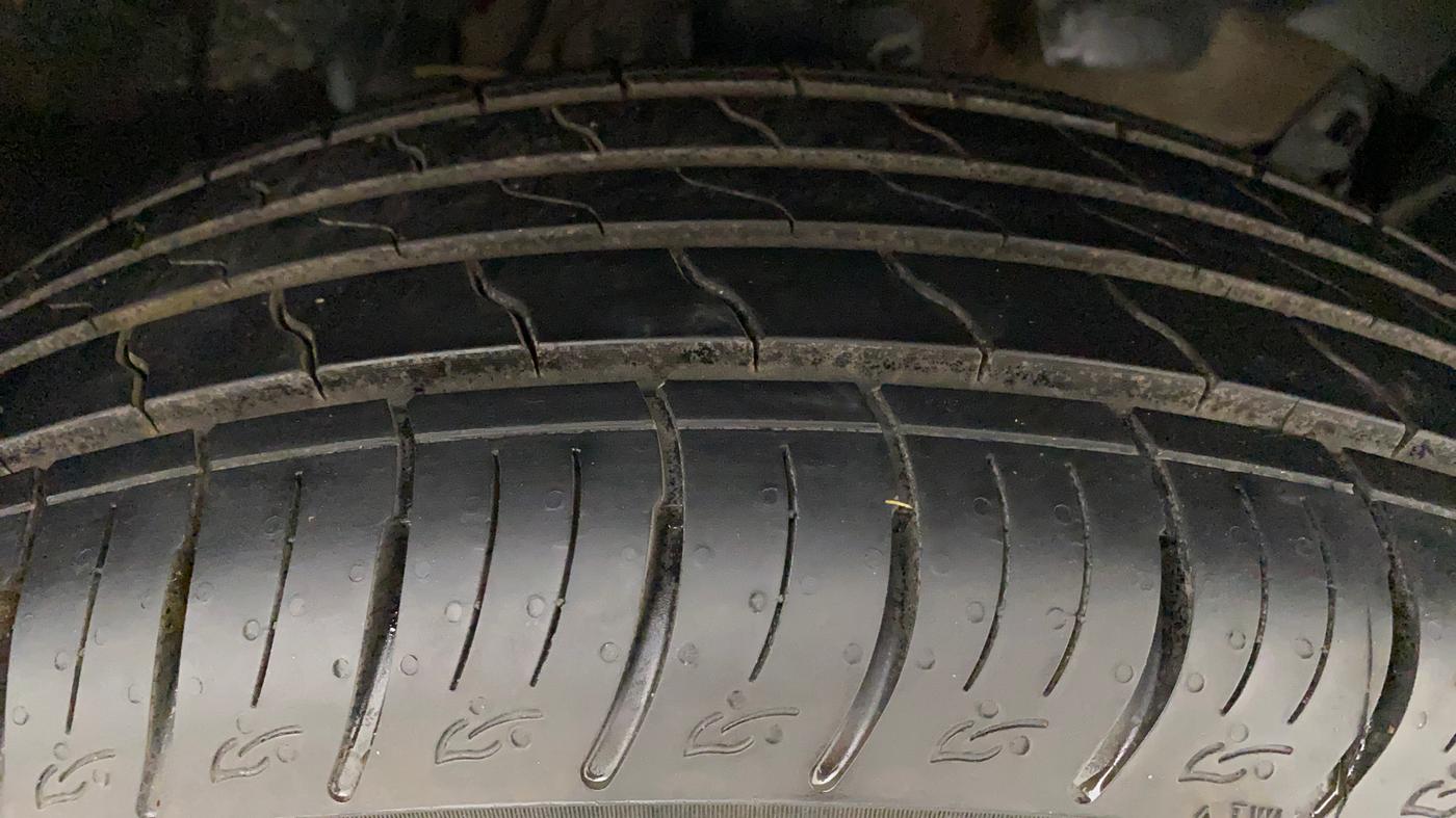 2014 Renault Duster RXL PETROL, Petrol, Manual, 41,938 km, Right Front Tyre Tread