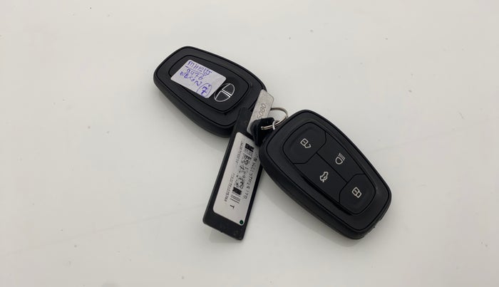 2022 Tata NEXON XZ PLUS PETROL, Petrol, Manual, 25,505 km, Key Close Up