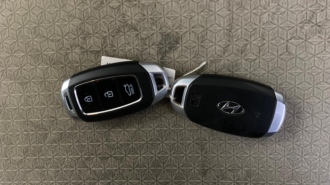2018 Hyundai Verna 1.6 VTVT SX, Petrol, Manual, 48,461 km, Key Close Up