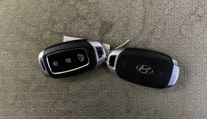 2018 Hyundai Verna 1.6 VTVT SX, Petrol, Manual, 48,551 km, Key Close Up