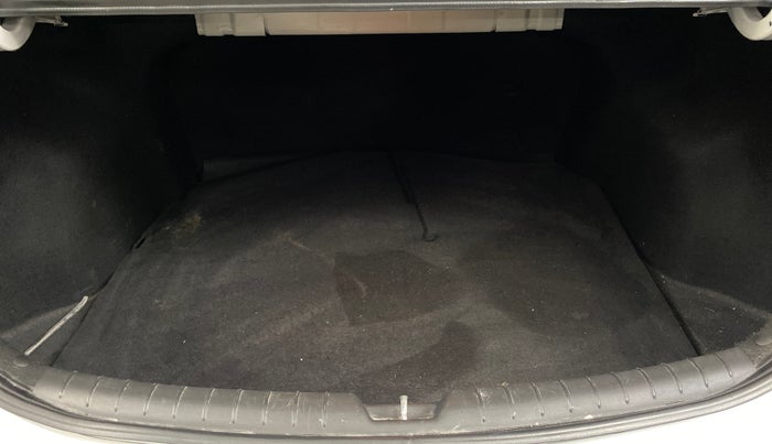 2018 Hyundai Verna 1.6 VTVT SX, Petrol, Manual, 48,551 km, Boot Inside