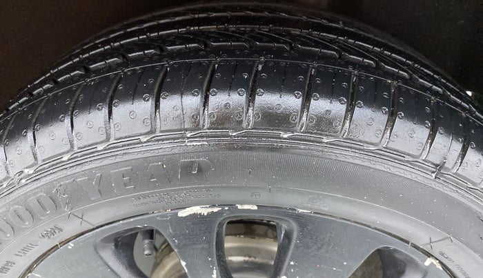 2015 Maruti Baleno ALPHA DDIS 190, Diesel, Manual, 62,603 km, Left Rear Tyre Tread