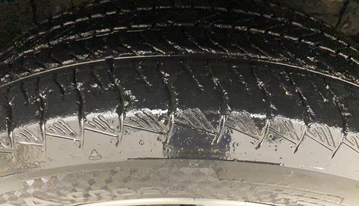 2022 Toyota URBAN CRUISER HYRYDER G HYBRID, Hybrid, Automatic, 49,186 km, Right Front Tyre Tread