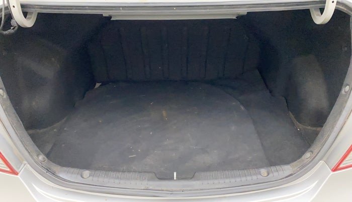 2012 Hyundai Verna FLUIDIC 1.6 VTVT EX, Petrol, Manual, 45,507 km, Boot Inside