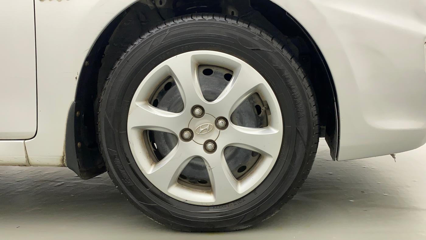 2012 Hyundai Verna FLUIDIC 1.6 VTVT EX, Petrol, Manual, 45,507 km, Right Front Wheel