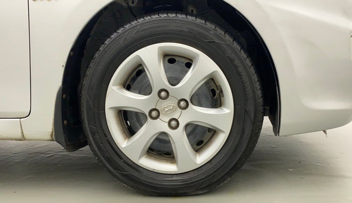 2012 Hyundai Verna FLUIDIC 1.6 VTVT EX, Petrol, Manual, 45,507 km, Right Front Wheel