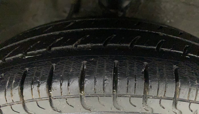 2018 Maruti Alto 800 LXI CNG, CNG, Manual, 69,913 km, Right Front Tyre Tread