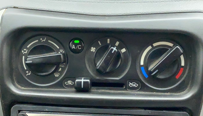 2018 Maruti Alto 800 LXI CNG, CNG, Manual, 69,913 km, AC Unit - Directional switch has minor damage