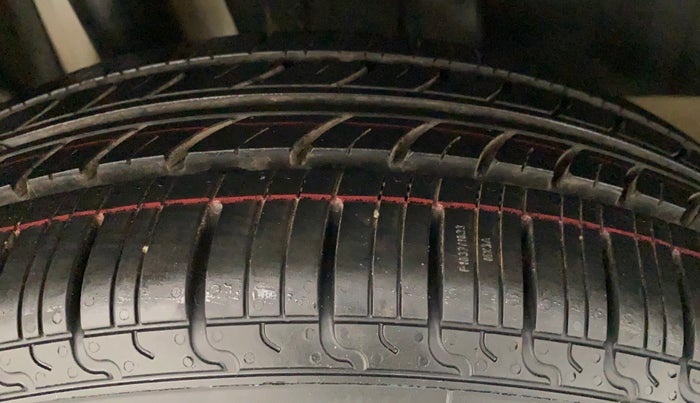 2018 Maruti Swift ZXI PLUS, Petrol, Manual, 44,956 km, Right Rear Tyre Tread