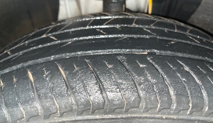 2021 Nissan MAGNITE XL, Petrol, Manual, 36,175 km, Left Front Tyre Tread