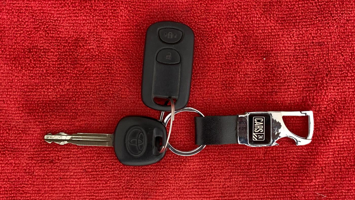 2011 Toyota Etios G, Petrol, Manual, 77,786 km, Key Close Up