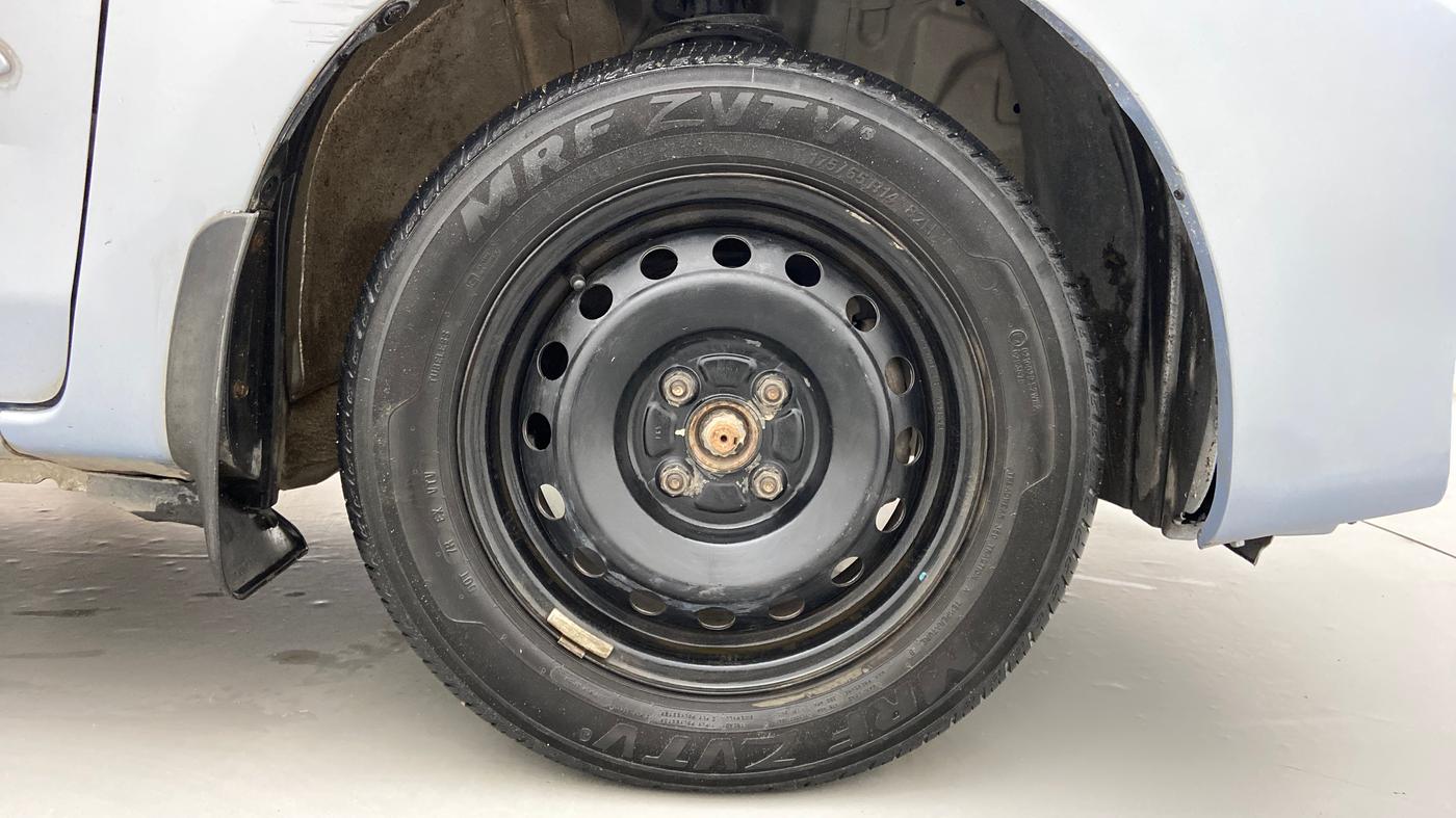 2011 Toyota Etios G, Petrol, Manual, 77,786 km, Right Front Wheel