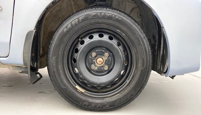 2011 Toyota Etios G, Petrol, Manual, 77,786 km, Right Front Wheel