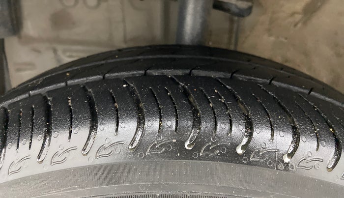 2011 Toyota Etios G, Petrol, Manual, 77,786 km, Left Front Tyre Tread