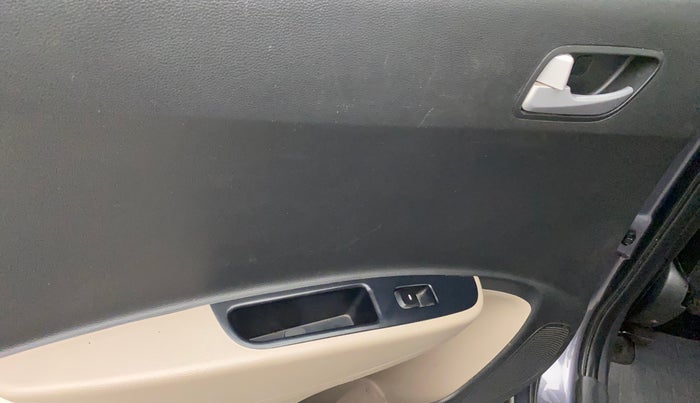 2017 Hyundai Grand i10 SPORTZ 1.2 KAPPA VTVT, Petrol, Manual, 75,370 km, Left rear window switch / handle - Switch/handle not functional
