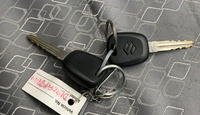 2018 Maruti Alto 800 LXI, Petrol, Manual, 82,119 km, Key Close Up