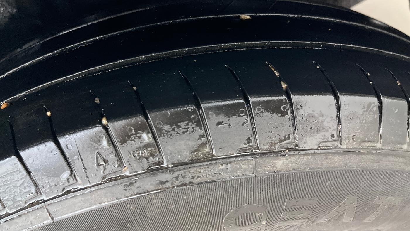 2025 Maruti Dzire VXI AMT, Petrol, Automatic, 25,150 km, Left Rear Tyre Tread